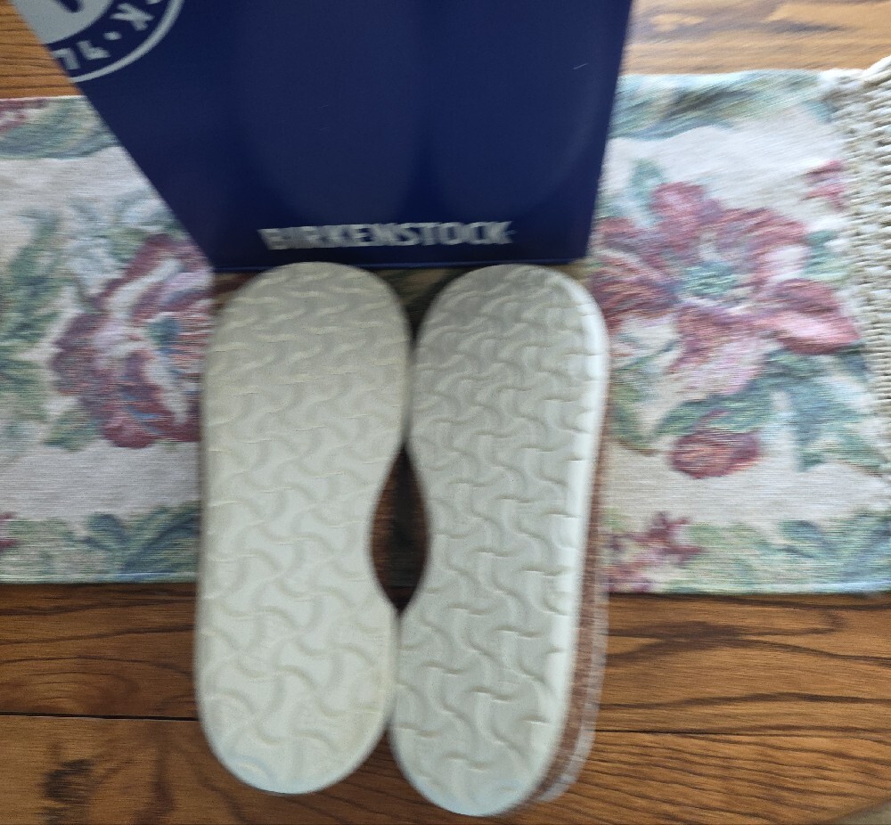 Women White Slip-On Leather Shoes - Picture 4 of 5
